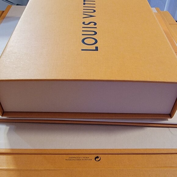 Louis Vuitton Large empty storage box 12x8x2 - Picture 6 of 11